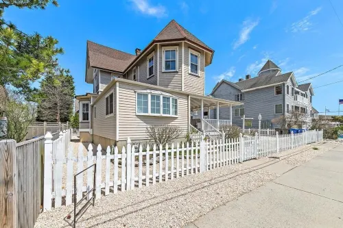 *3RdtoBeach Available:SeptOCT.*Heart of Beach Haven*Across Veterans,Updated