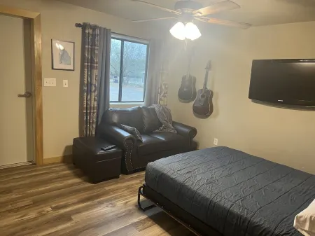 A cute and functional space located on beautiful 2.5 acres