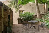 Shurs Lane Cottage, EV Charging, Free Parking, in the heart of Manayunk - Country Houses