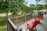 ✦Lake Norman Getaway ✦Lakefront w/Dock & Hot Tub