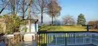 Relaxing Lakeside Getaway - Homestays