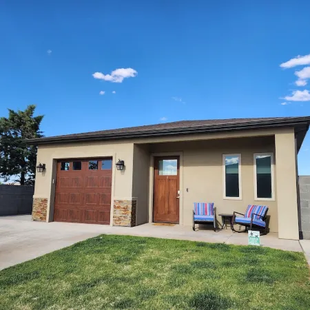 Navahouse w/ Game Room, sleeps 6, by Antelope Canyon