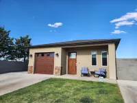 Navahouse w/ Game Room, sleeps 6, by Antelope Canyon