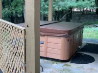 5bed 3bath Chalet w/ hot tub,pool table,ping pong table,fire pit,pet friendly