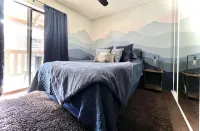2 Blocks from Resort Base! 2b-2ba Newly Remodeled!