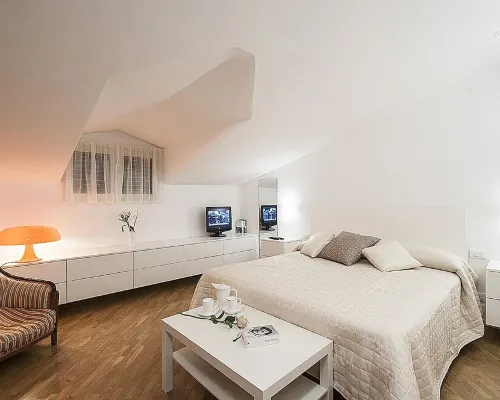 La Finestra Sulmò, panoramic apartment in Sulmona overlooking the historic center Hotels in Sulmona