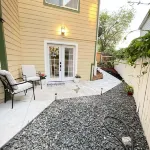 Cheerfull 2 bedroom Basement Apartment - บังกะโล