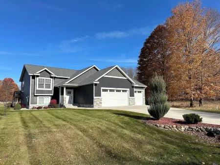 Brand new house across from Crystal Mountain Resort. Great for family gatherings