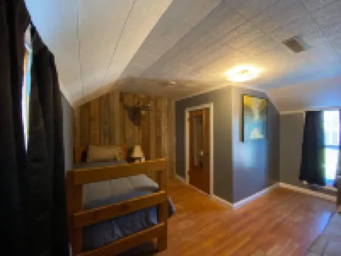 White House Lodge-Cabin Loft Studio