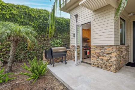 Ocean View Del Mar Beach Home w/ Jacuzzi!