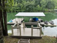 Lakefront Norris Lake house. Dock, Minimal Stairs. Close to I-75, Jacksboro, TN