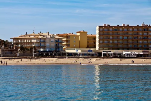 L'escala: Apartment AT THE SEASIDE