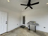 Brand New Gameday Getaway! Less than 3 miles from Campus. Hotel a Starkville