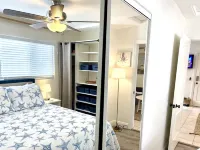 2-blocks to beach, Private Rooftop Deck!
