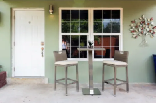 New Condo with Heated Pool Laundry & More Hotels in Oakland Park