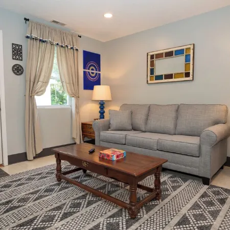 Peaceful 1-Bedroom Retreat in Town