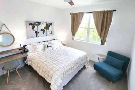 Brand New Home☆ Treetop Sunsets~ Private Pool~Group Trip!