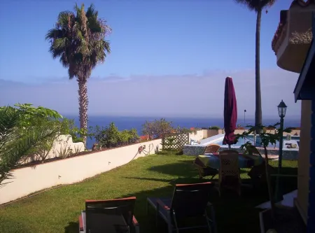 DREAMLIKE LOCATION with a wonderful VIEW OF ATLANTIK-TEIDE-PUERTO DE LACRUZ Отели в г. Асентехо