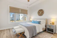 Reina Del Lago - BRAND NEW Lake LBJ, Private Heated Pool, Community Boat Ramp