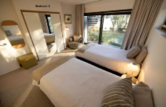 Lake Front Living New and Cosy Seperate Ground Floor Appartment