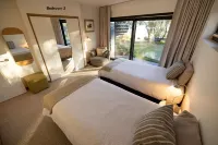 Lake Front Living New and Cosy Seperate Ground Floor Appartment