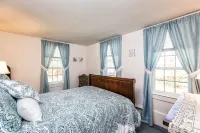 Close to Beaches, Bay Sunsets, Whale Watches, Cape Playhouse, Kid Fun, Fine Food