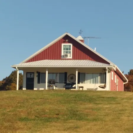Horse farm with stunning mountain views!