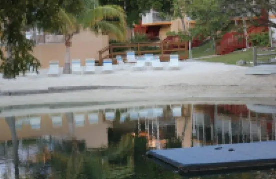 Oceanfront Property in Kawama Tower with Elevator, Lagoon and 2 Heated Pools