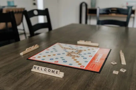 Modern Luxury 2-bedroom house in peaceful Haines Falls with AC, WiFi, Large TVs