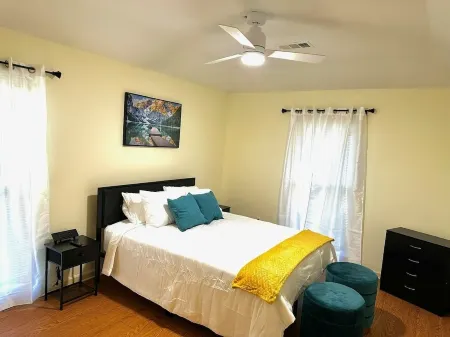 Cozy Corner Townhome Отели рядом с Аэропорт Коламбус Метрополитен