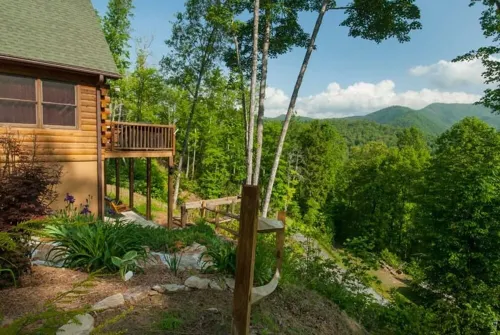 Long Range Mountain Views with Hot Tub and outdoor camp fire ring!