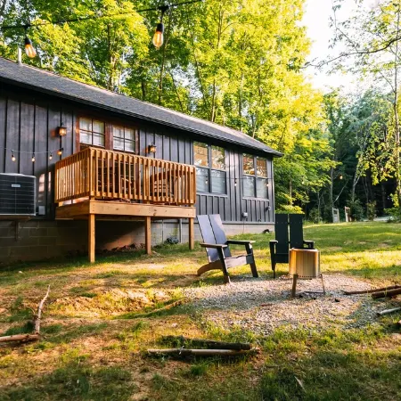Romantic Luxe Cabin : Hot Tub, Private Trails : 32 Forested Acres : EV Charger