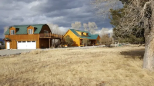 MT Yellowstone River Retreat, by Chico Hot SpringsCabin 1 bedroom 1 bathroom Hotels in Pray