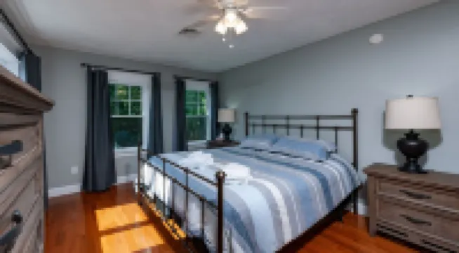 Open Floor Plan-Spa Like Master Bath Basement Playroom Ping Pong! 5 Star Reviews