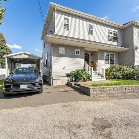 Luxury large house minutes to Cambridge and Boston
