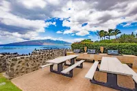 The Maui Moon Oceanfront Condo- Perfect for couples!