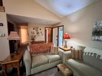 Up North cabin in the woods: a perfect spot for nature lovers & adventurers! Hotel a Hayes Township