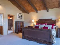 Panoramic View, Private, Low Bank Waterfront Hotels in Lopez