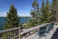 Paul's Cottage - Waterfront on Quietside of Mount Desert Island/Acadia Nat.Park Hotels in Tremont