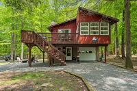 Mountain Lair in Lake Wallenpaupack w/ Firepit- Near Fall Activities