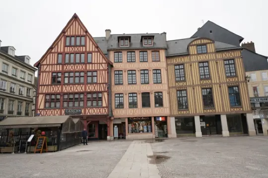 Very beautiful F3 full historic center