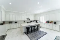 Huge Family Home Near Disneyland & SoCal Beaches