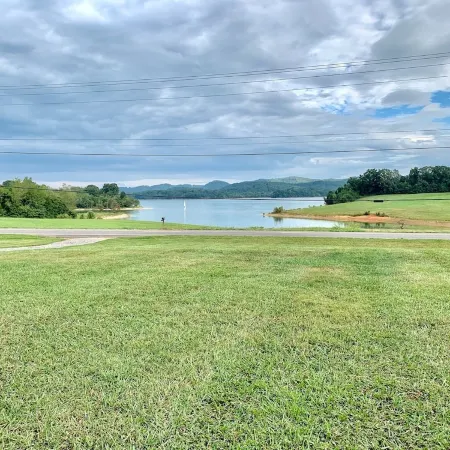 Lakehouse with Gorgeous Lake Views Отели в г. Грэйнджер