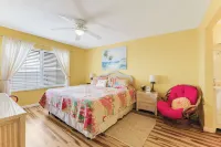 Updated Oceanfront Condo! Come and Relax by the Sea!