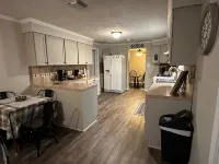 Country Quiet with Close-to-Town Convenience Hotel a Marion County