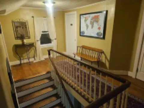 Spacious Private Guest Suite near Colgate