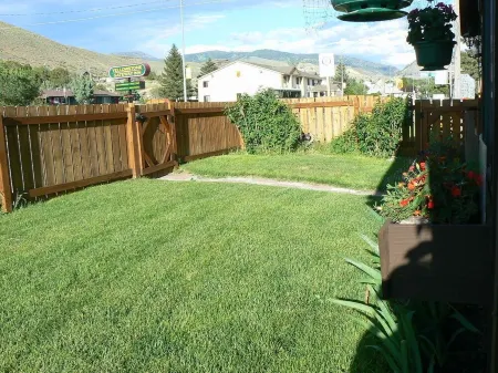 All the Comforts Of Home Surrounded By The Rocky Mtns Yellowstone Park Отели в г. Гардинер