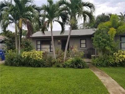 Wilton Manors North Cottage-A Block from Wilton Drive
