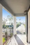 Spacious & Central. Pool Table & Ping Pong. 6 TVS. Balcony. Garage. Wifi