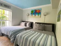 Charming 2br with BEACH ACCESS and full amenities Hotels in Key Biscayne